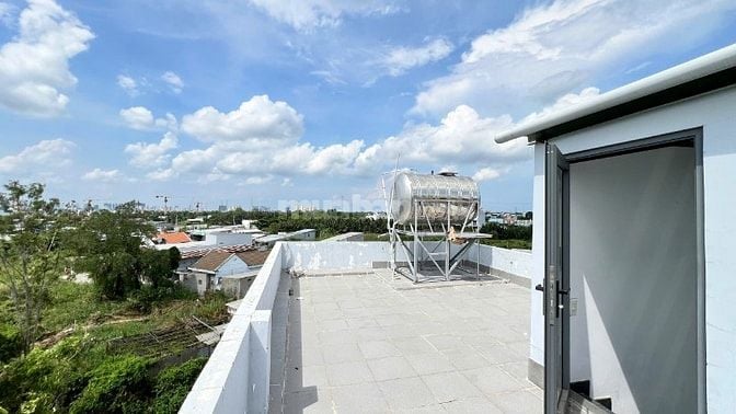 - Nhà cách MT Lê Văn Lương 50m, 4 tầng, đường trãi nhựa 9m
