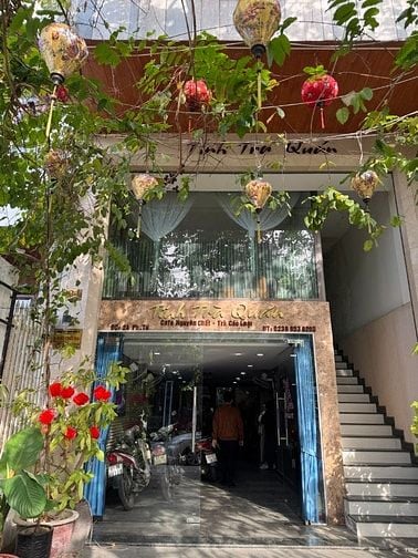 Cho thuê nguyên căn nhà phố ngay mặt tiền đường, khu dân trí cao