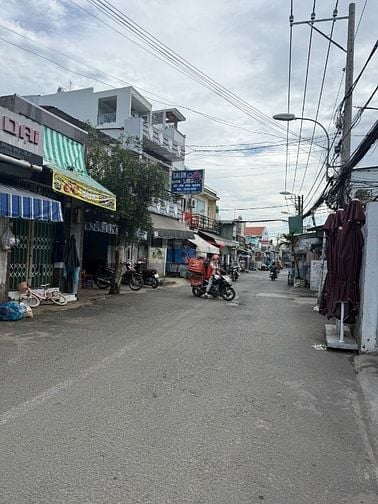 Bán nhà mặt tiền Đường Chuyên Dùng 9 (Phạm Hữu Lầu) Quận 7