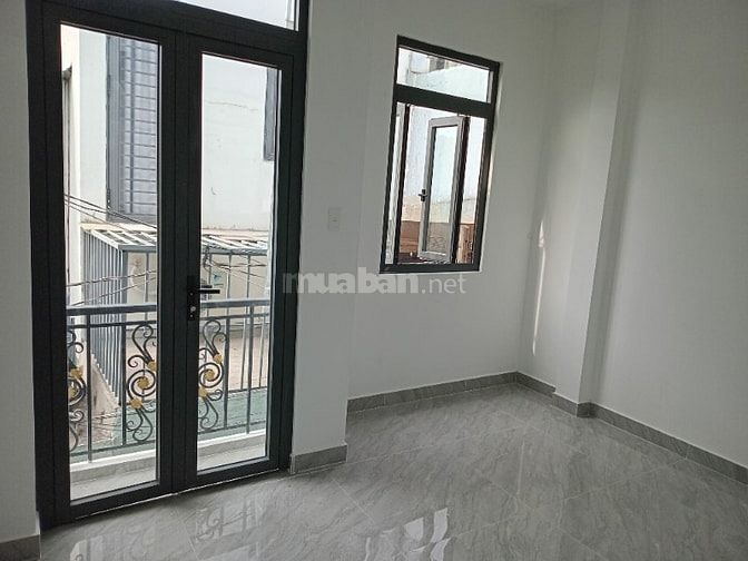 Nhà mới 100% Đúc BTCT  , sổ hồng riêng 