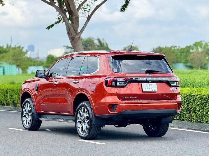  Ford Everest 2.0Diesel 4*2 " Titanium "  • Odo : 30.000 kilomet 