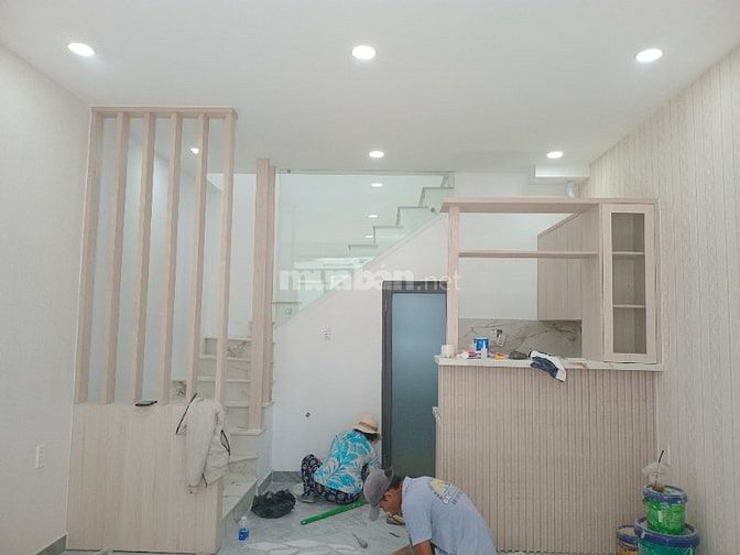 Nhà mới 100% Đúc BTCT  , sổ hồng riêng 