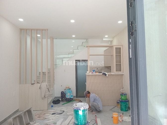Nhà mới 100% Đúc BTCT  , sổ hồng riêng 