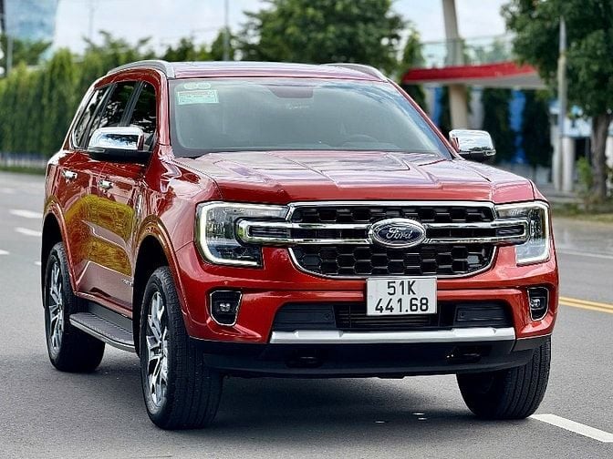  Ford Everest 2.0Diesel 4*2 " Titanium "  • Odo : 30.000 kilomet 