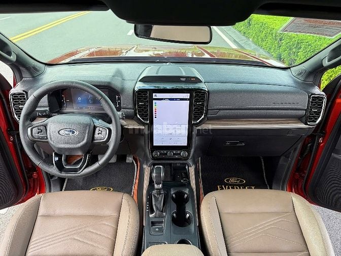  Ford Everest 2.0Diesel 4*2 " Titanium "  • Odo : 30.000 kilomet 