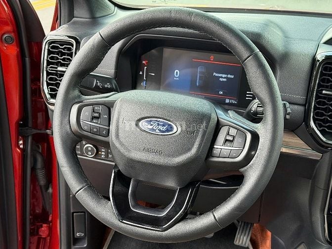  Ford Everest 2.0Diesel 4*2 " Titanium "  • Odo : 30.000 kilomet 