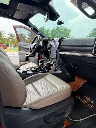  Ford Everest 2.0Diesel 4*2 " Titanium "  • Odo : 30.000 kilomet 