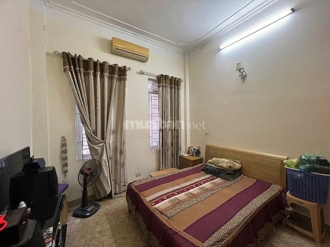 Nhà 5T phố Vân Hồ cách ôtô 30m, gần phố + công viên Thống Nhất 