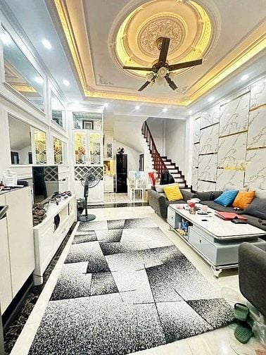 Nhà Đẹp Thái Thịnh, Đống Đa 33m, 5 tầng, mt 4,4m, giá 9.2 tỷ.