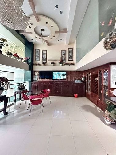 TOÀ KS KHU 300 - NGUYỄN THÁI BÌNH - 27P - DOANH THU HƠN 200 TRIỆU