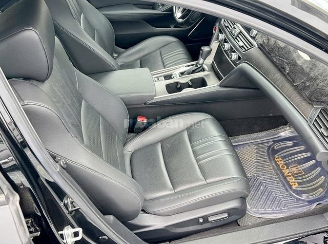 Xe Honda Accord nhập khẩu Thái Lan 2022