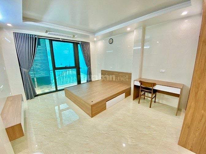 Cho thuê nhà ngõ Cầu Giấy dt 30m x 5t thông sàn, ngõ Kinh Doanh oto đỗ