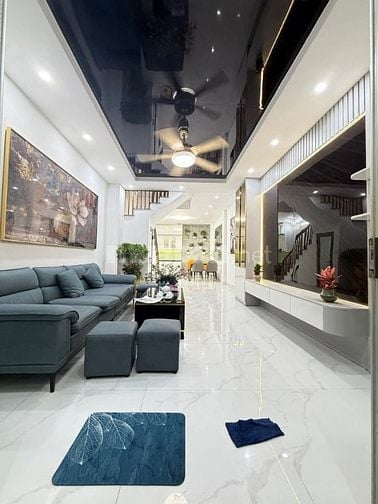 Nhà Đẹp Phố Lương Sử C, Đống Đa 40m, 4 tầng, mt 3.7m, giá 9.65 tỷ.