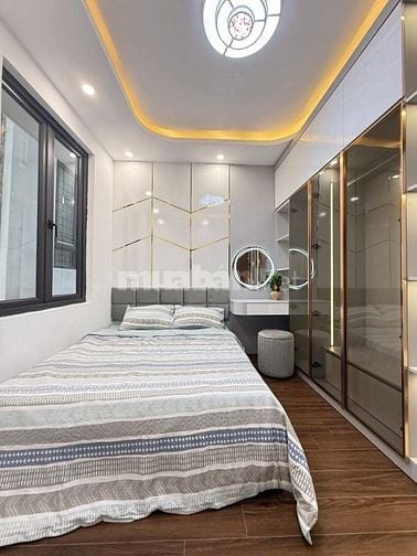 Nhà Đẹp Phố Lương Sử C, Đống Đa 40m, 4 tầng, mt 3.7m, giá 9.65 tỷ.