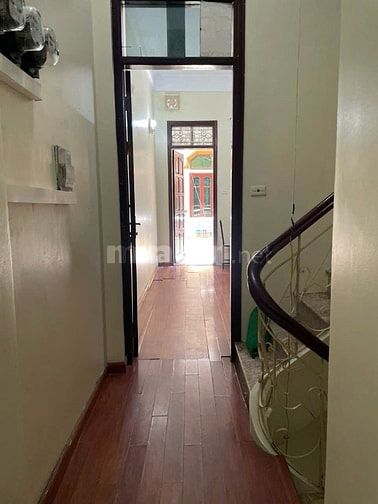 Cho thuê phòng  ngõ 168 Hào Nam- Cát Linh oto dt25m giá; 3,9tr/th .