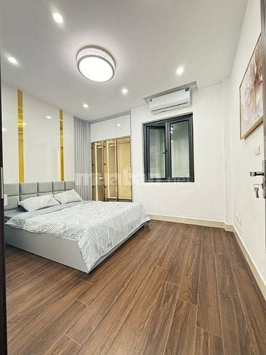 Nhà Đẹp Phố Lương Sử C, Đống Đa 40m, 4 tầng, mt 3.7m, giá 9.65 tỷ.