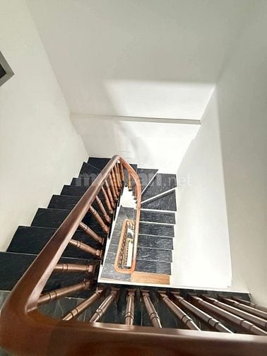Nhà Đẹp Phố Lương Sử C, Đống Đa 40m, 4 tầng, mt 3.7m, giá 9.65 tỷ.