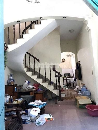 Cho thuê nhà hẻm 5m(XT) Thành Thái, P.14, Q.10 giá 10tr