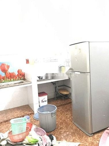 Cho thuê nhà hẻm 5m(XT) Thành Thái, P.14, Q.10 giá 10tr