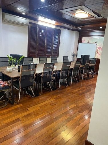 Cần cho thuê gấp sàn văn phòng 150m2 ngay Ngã Tư Sở, Đống Đa