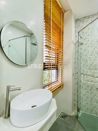Nhà 3 lầu đẹp Cao Cấp góc 2 mặt hẻm xe hơi 1 trục Lê Đức Thọ, P16, Q.G