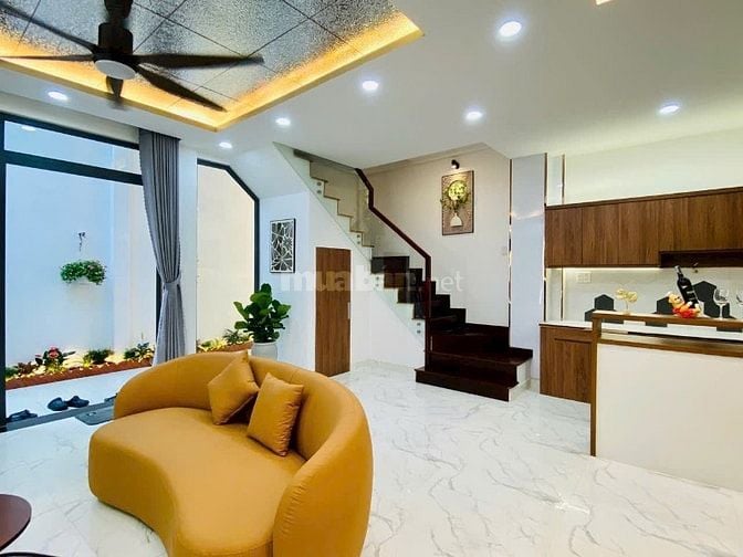 Nhà 3 lầu đẹp Cao Cấp góc 2 mặt hẻm xe hơi 1 trục Lê Đức Thọ, P16, Q.G