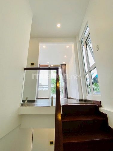 Nhà 3 lầu đẹp Cao Cấp góc 2 mặt hẻm xe hơi 1 trục Lê Đức Thọ, P16, Q.G