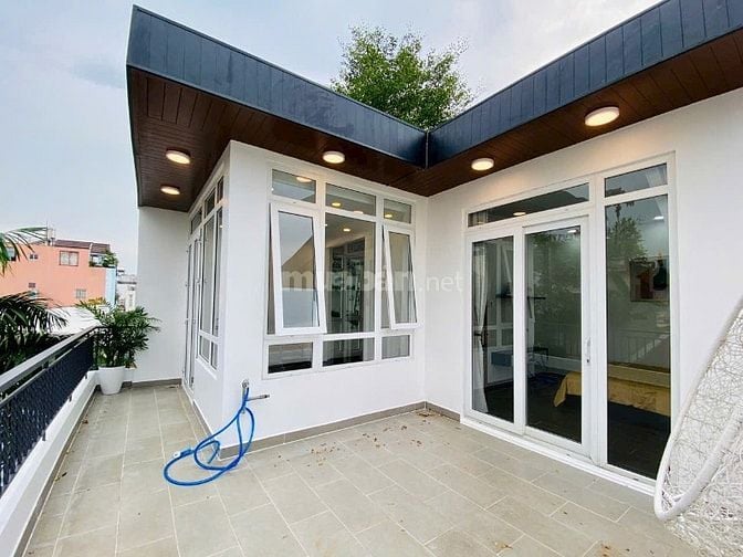 Nhà 3 lầu đẹp Cao Cấp góc 2 mặt hẻm xe hơi 1 trục Lê Đức Thọ, P16, Q.G