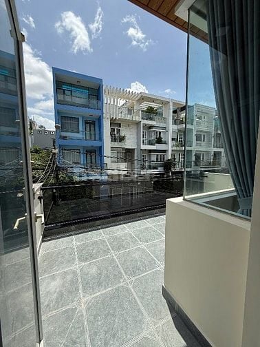 Nhà MTNB khu Tên Lữa dt 100m2 nhà 4 tầng giá 13.5 tỷ, sát công viên