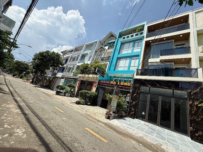 Nhà MTNB khu Tên Lữa dt 100m2 nhà 4 tầng giá 13.5 tỷ, sát công viên