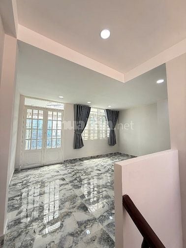 Nhà MTNB khu Tên Lữa dt 100m2 nhà 4 tầng giá 13.5 tỷ, sát công viên