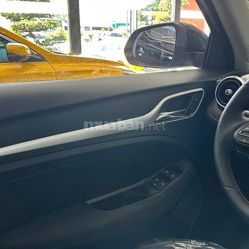 MG ZS STD 1.5 CVT màu đen 2025 siêu đẹp