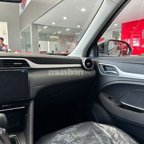 MG ZS STD 1.5 CVT màu đen 2025 siêu đẹp