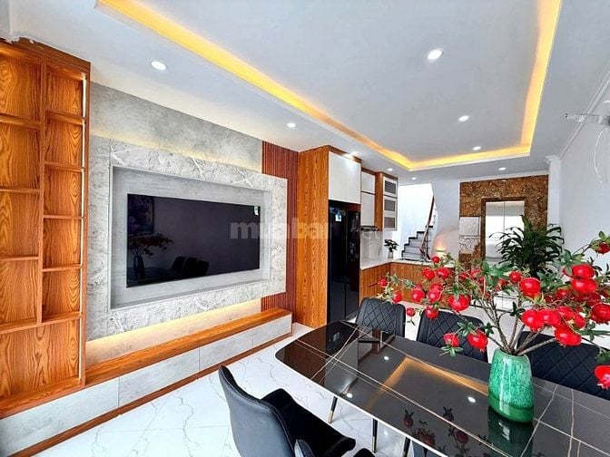 Nhà Đẹp Thang Máy Định Công, Hoàng Mai 31m, 6  tầng, mt 3.4m, 8.4 tỷ