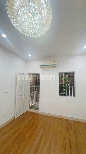 Cần bán nhà ngõ phố Đội Cấn, 3 tângf, gần chợ, lăng Bác