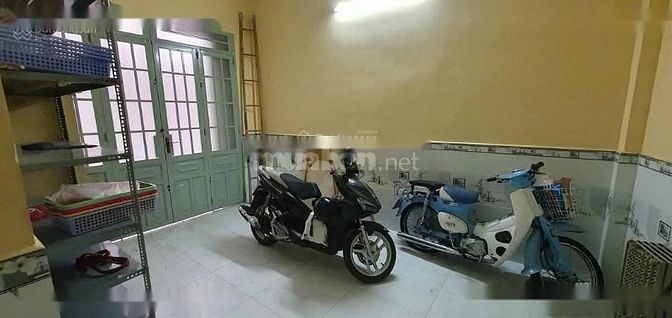 Cho thuê nhà hẻm 2m(XM) Trần Quốc Toản, P.V.T.Sáu, Q.3 giá 9.5tr