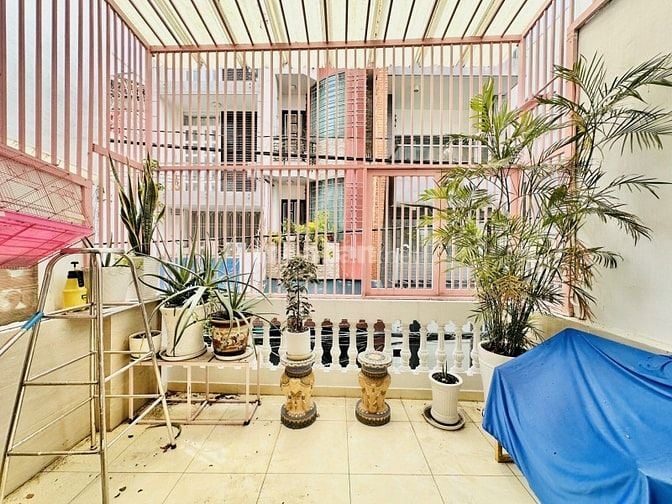 HUỲNH VĂN BÁNH, LÊ VĂN SỸ- HẺM XE TẢI THÔNG- 50m2- 4 TẦNG- 9,x TỶ TL