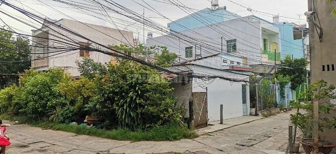 BÁN NHÀ&ĐẤT RỘNG 200m² – HẺM 9M – NGÃ 3 – GẦN CÔNG VIÊN – CHÍNH CHỦ