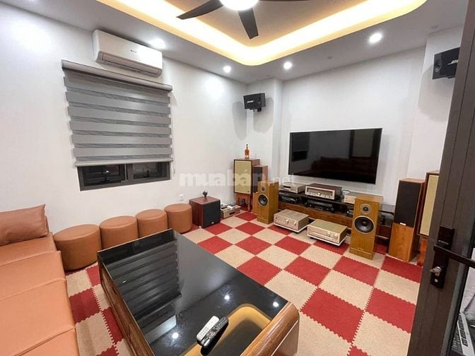 Bán nhà 4 tầng phố Văn Cao, 50m2, ngõ ô tô, phân lô, gần phố. 14,5 tỷ