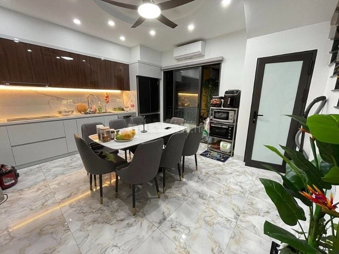 Bán nhà 4 tầng phố Văn Cao, 50m2, ngõ ô tô, phân lô, gần phố. 14,5 tỷ