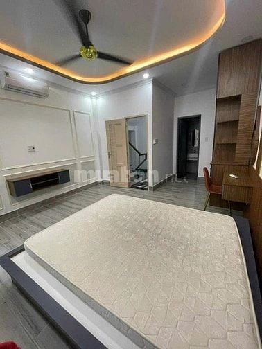 Nhà xây 4 tầng - sân để 2 ô tô - đường Lê Quang Định P 7 Bình Thạnh