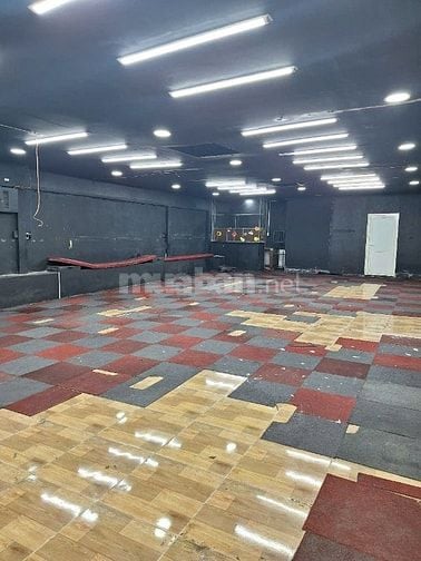 Chính chủ cho thuê nhà mặt tiền đường 47, P.Tân Quy, Quận 7, DT 8x20m