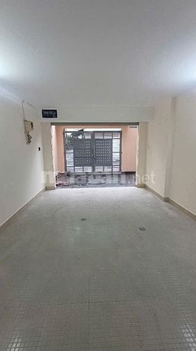 Biệt thự sân vườn hơn 200m², Lê Văn Thọ, Quận Gò Vấp, Hẻm xe tải 8m