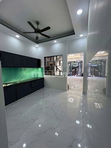 Mặt tiền quận 1 dưới 30 tỉ phường Bến Thành, 4.2x20 4 tầng HĐT 50tr/th