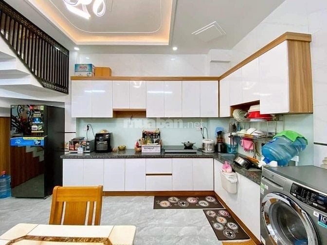 SỐC GIẢM GIÁ BÁN NHANH NHÀ Đ THÍCH QUẢNG ĐỨC, PHÚ NHUẬN, NHÀ TRỐNG
