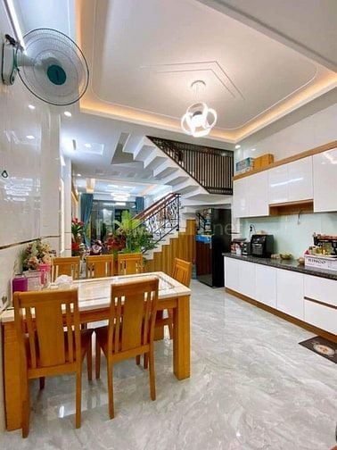 SỐC GIẢM GIÁ BÁN NHANH NHÀ Đ THÍCH QUẢNG ĐỨC, PHÚ NHUẬN, NHÀ TRỐNG