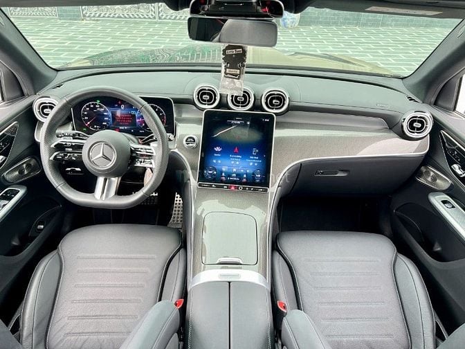 Mercedes glc 300 4matic 2023 all new 