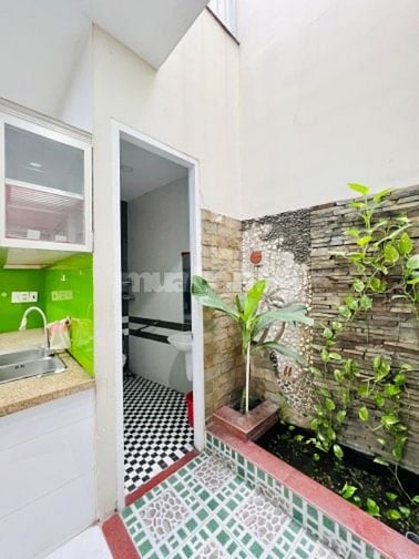 Bán nhà 4 tầng đường Tân Hoá, gần cầu vượt Cây Gõ, chỉ hơn 7 tỷ.