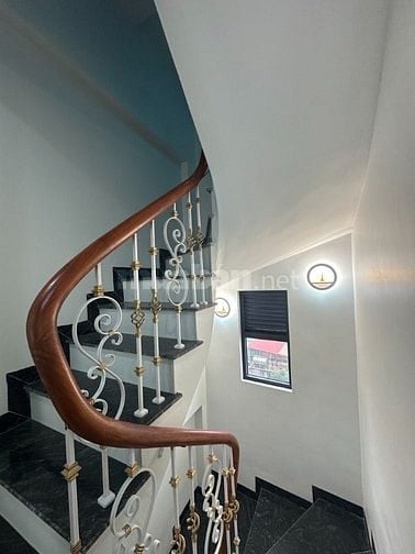 Bán nhà Ngọc Thụy Long Biên - có THANG MÁY - full Nội Thất 