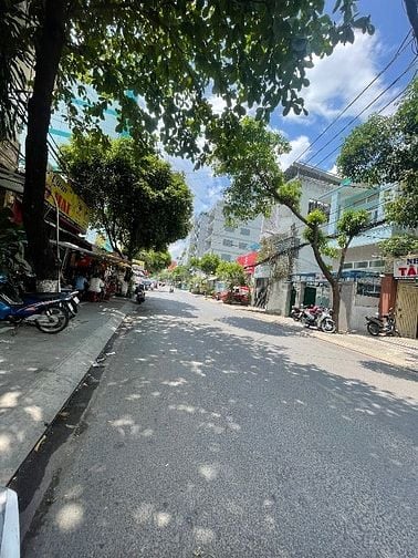 NHÀ 3 TẦNG 156m2(6.5X24)CHÍNH CHỦ 1 ĐỜI CHƯA QUA ĐẦU TƯ HXTẢI 1/ THÔNG